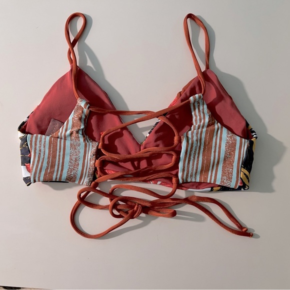 Maafi reversible bikini top, size medium - Picture 2 of 3